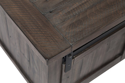Madison 50" Rustic Coffee Table With Storage, Shelf and Casters - Grey Brown Wood|Table à café rustique Madison de 50 po avec rangement, tablette et roulettes - bois gris-brun