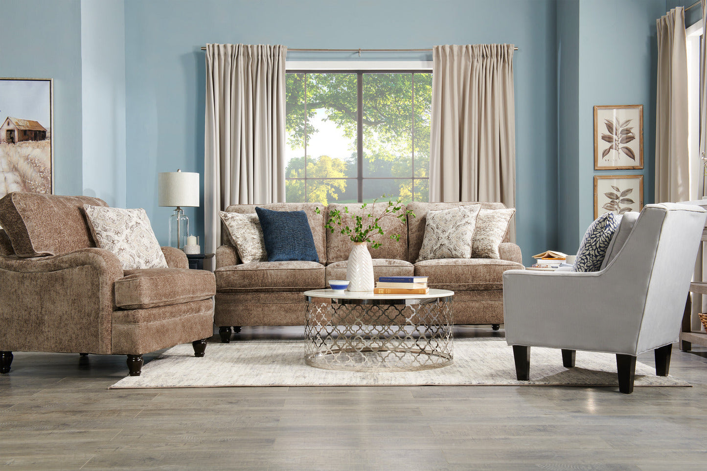 Made in Canada Bellmont 89" Chenille Fabric Sofa with Reversible Cushions and Wood Legs - Toffee Brown | Sofa Bellmont de 89 po fabriqué au Canada en tissu de chenille avec coussins réversibles et pattes en bois - brun caramel