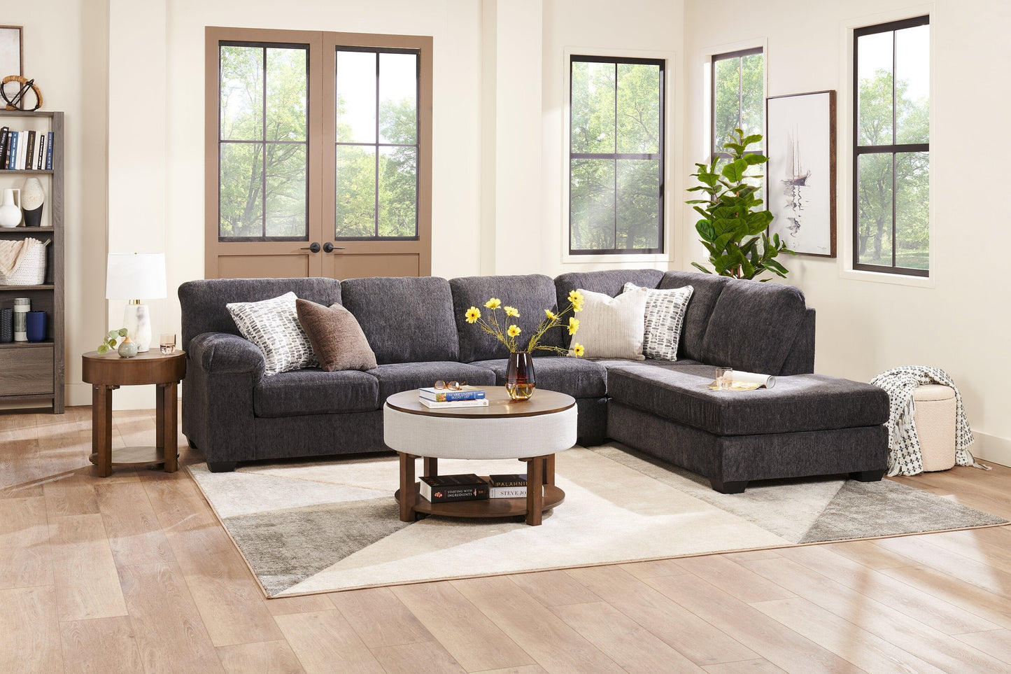 Elroy 33" Rustic Round Lift Top Coffee Table With Storage, Shelf and Casters - Brown and Grey with Fabric Edge|Table à café ronde rustique Elroy de 33 po avec dessus relevable, rangement, tablette et roulettes - brune et grise avec bordure en tissu