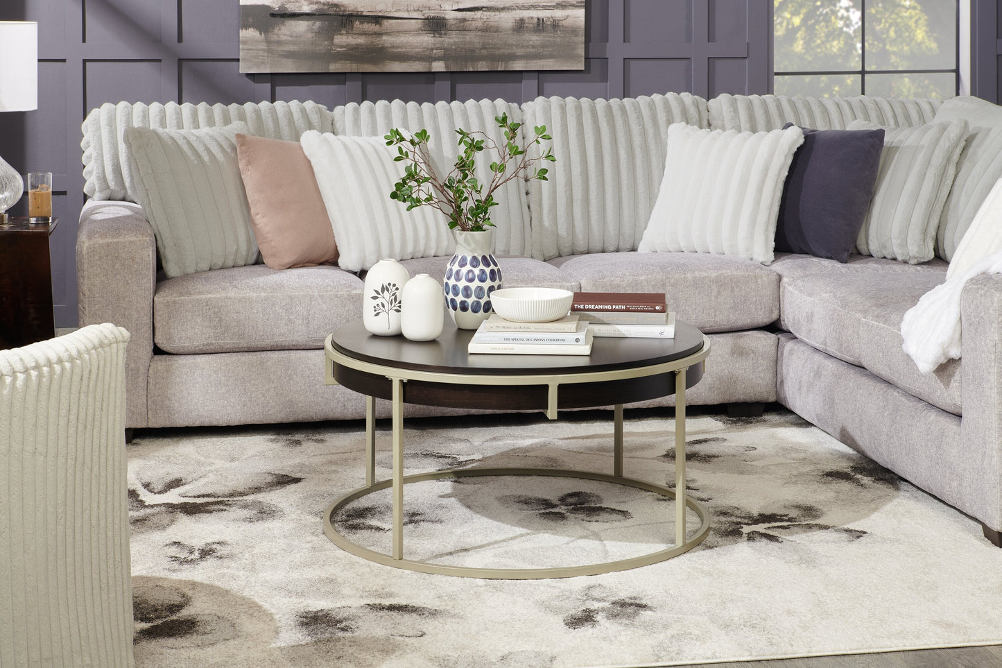 Jaida 38" Modern Round Coffee Table - Brown with Grey Metal Base | Table à café moderne Jaida ronde de 38 po - brune avec base en métal gris