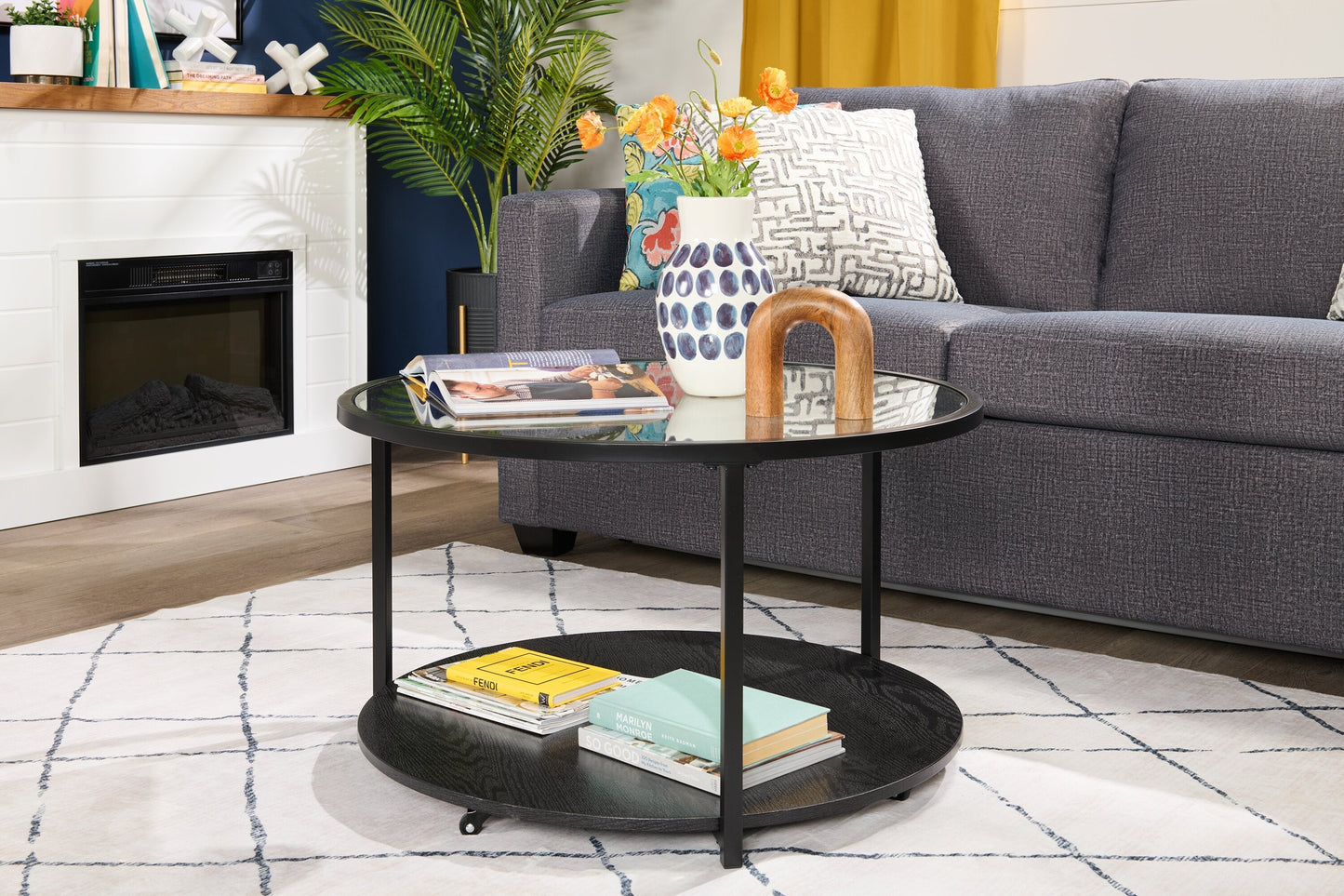 Kendal 31.5" Modern Round Glass Top Coffee Table with Casters - Black | Table à café moderne Kendal ronde de 31,5 po avec dessus en verre - noire