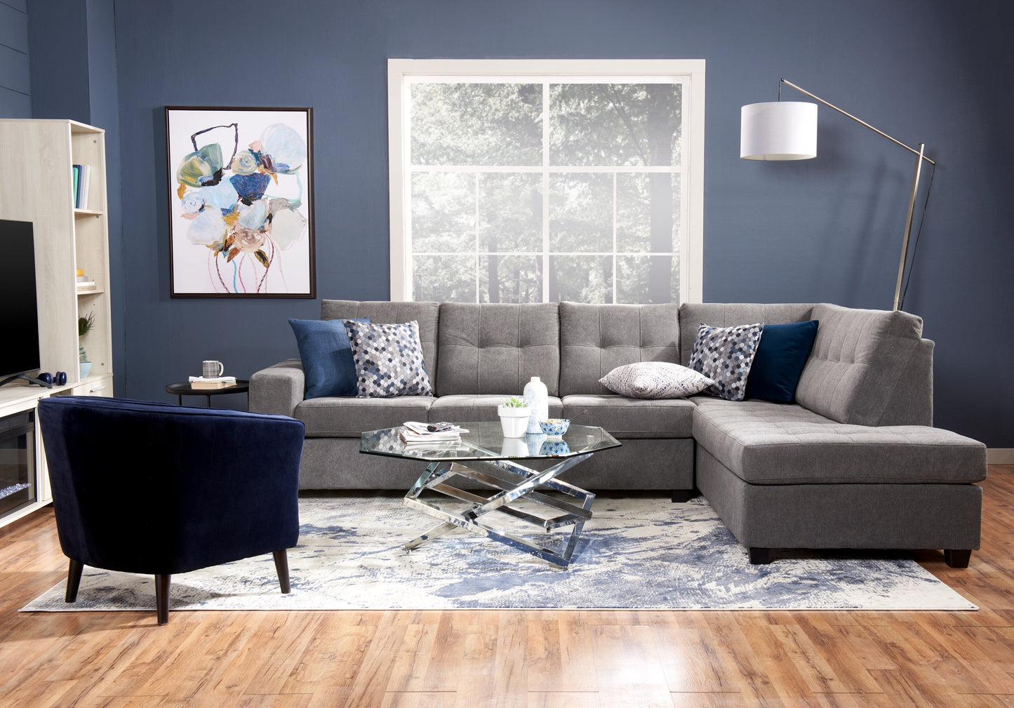 Konstanz 40" Glam Octagon Glass Top Coffee Table - Silver with Metal Base|Table à café octogonale somptueuse Konstanz de 40 po avec dessus en verre - argentée avec base en métal
