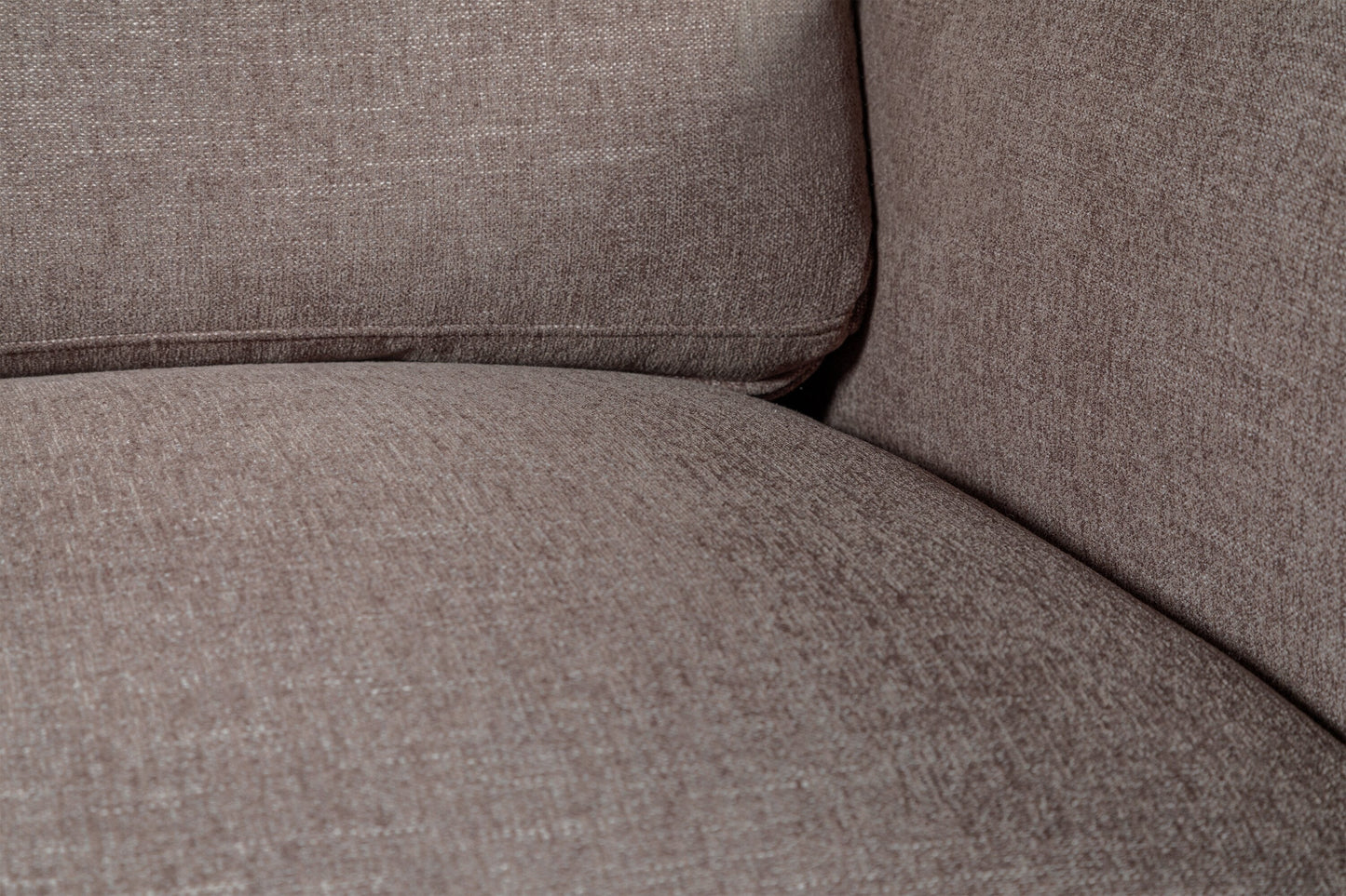 Kort & Co. Lotus 89" Chenille Fabric Sofa with Feather Down Cushions - Coffee Brown | Sofa Lotus de Kort & Co. de 89 po en tissu de chenille avec coussins en duvet et plumes - brun café