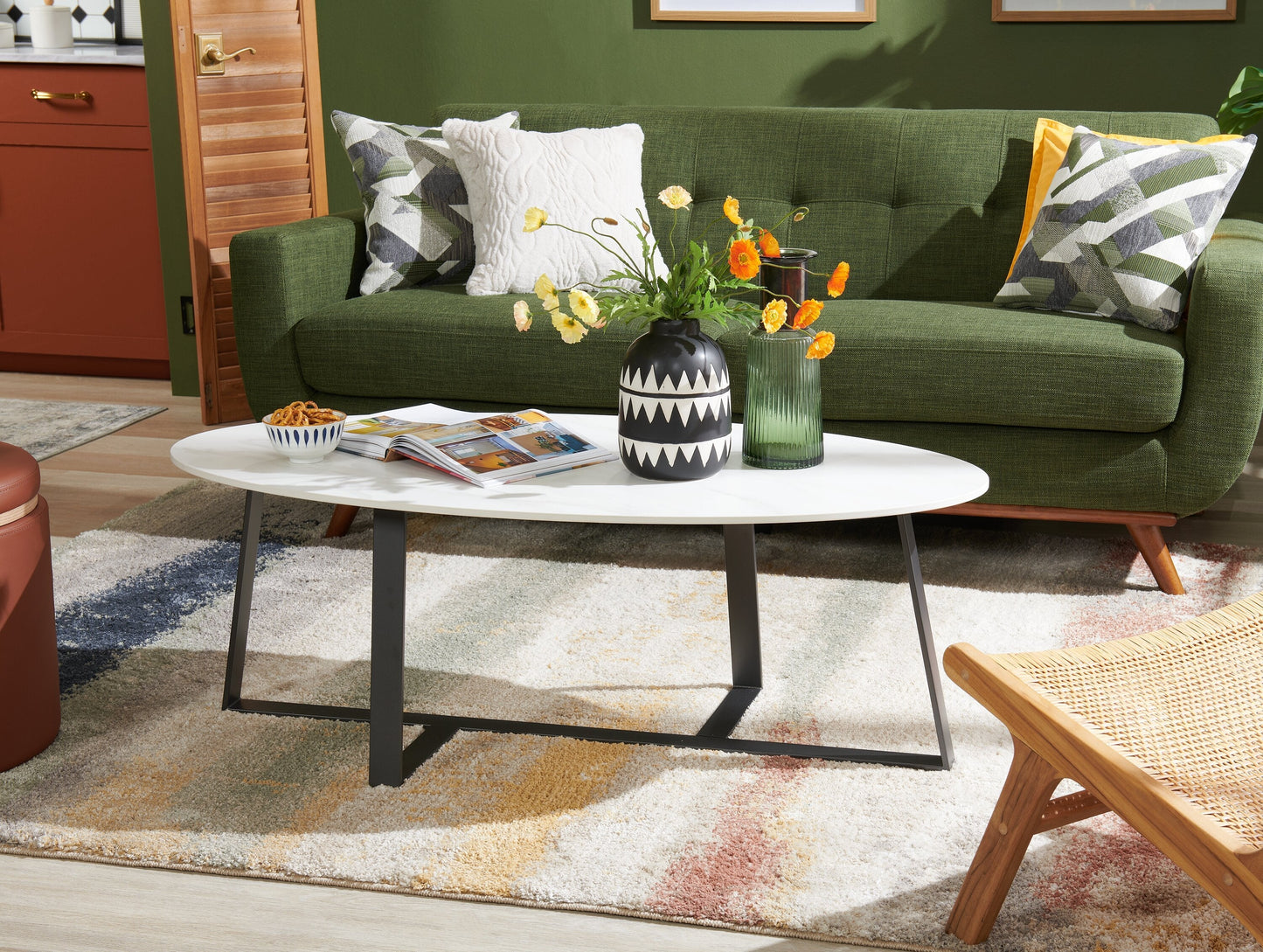 Kort & Co. Nico 51" Modern Oval Coffee Table - White Sinetered Stone with Dark Grey Metal Legs|Table à café ovale moderne Nico de Kort & Co. de 51 po - pierre frittée blanche avec pattes en métal gris foncé