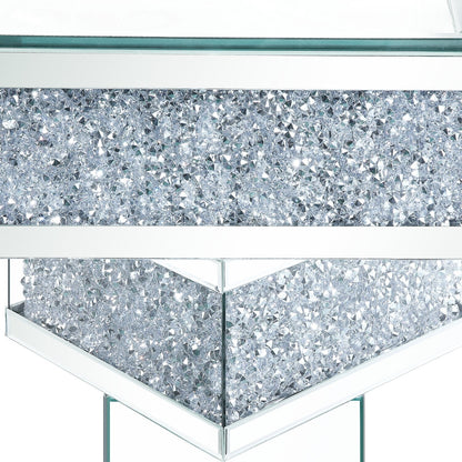 Rosie 39" Glam Mirror & Glass Top Coffee Table - Silver Metal with Diamond Look Legs|Table à café somptueuse Rosie de 39 po avec dessus en miroir et en verre - métal argenté avec pattes à apparence de diamant