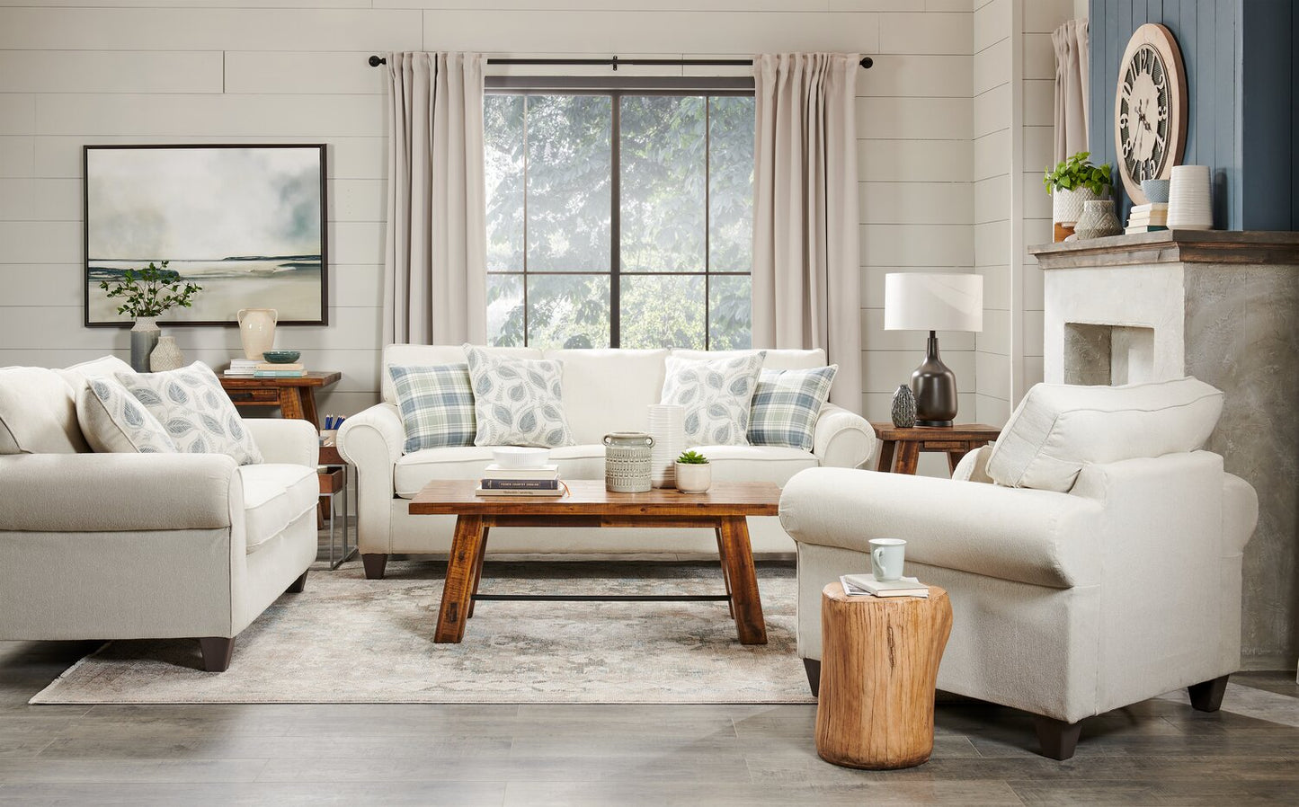 Made in Canada Scarlett 87" Chenille Fabric Sofa with Rolled Arms and Accent Pillows - Ecru Beige | Sofa Scarlett de 87 po fabriqué au Canada en tissu de chenille avec accoudoirs enroulés et coussins décoratifs - beige écru