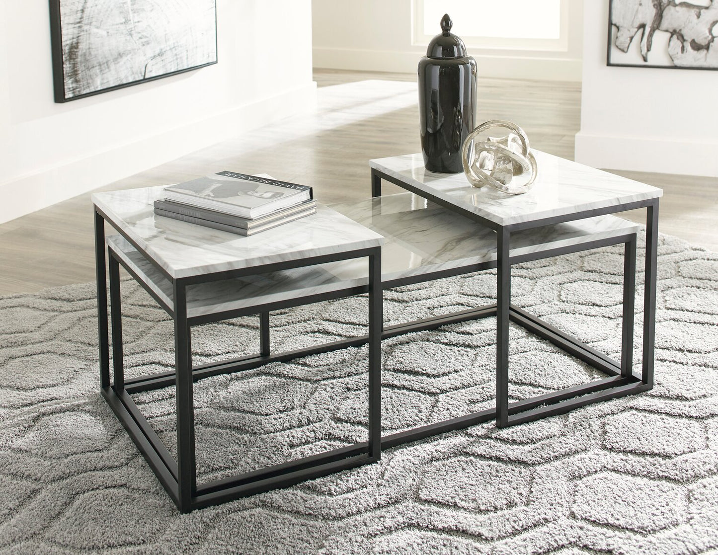 Donnesta 46" Modern 3-Pack Coffee + 2 End Tables - Marble Look with Black Metal Frame|Ensemble 3 tables modernes Donnesta de 46 po (table à café et 2 tables de bout) - imitation de marbre avec armature en métal noir