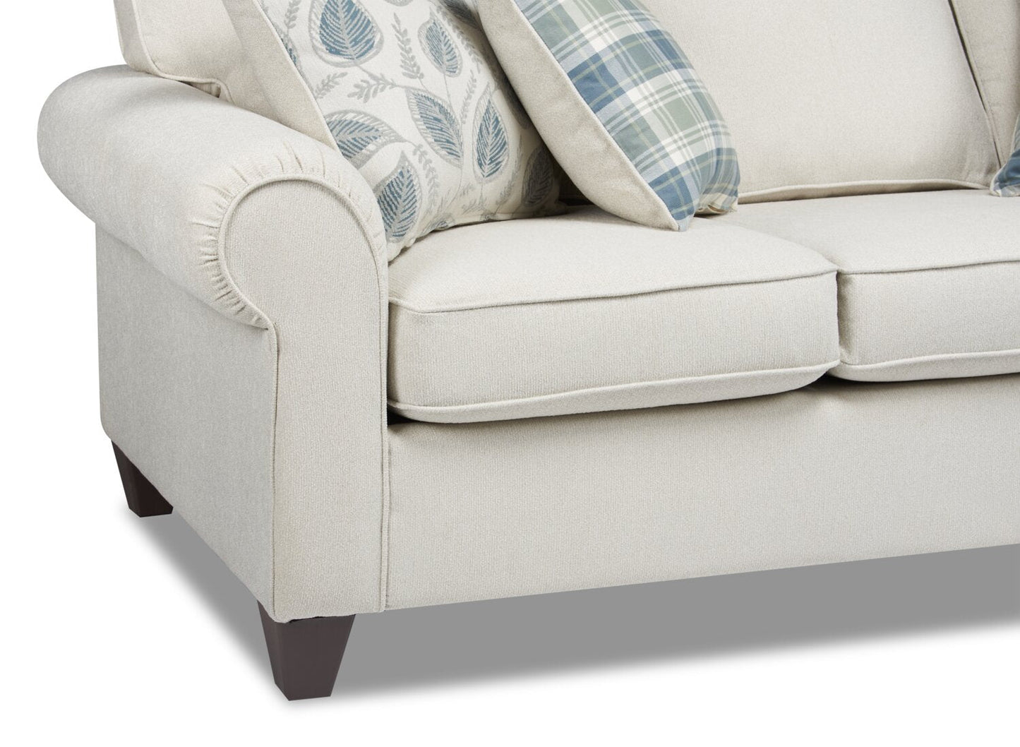 Made in Canada Scarlett 87" Chenille Fabric Sofa with Rolled Arms and Accent Pillows - Ecru Beige | Sofa Scarlett de 87 po fabriqué au Canada en tissu de chenille avec accoudoirs enroulés et coussins décoratifs - beige écru