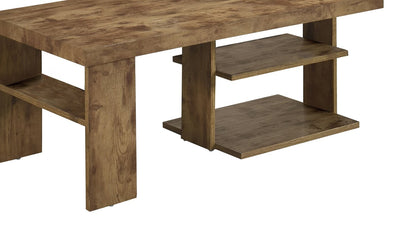 Devon 43.3" Rustic Coffee Table with Shelf - Light Pine Finish Wood|Table à café rustique Devon de 43,3 po avec tablette - bois au fini pin clair