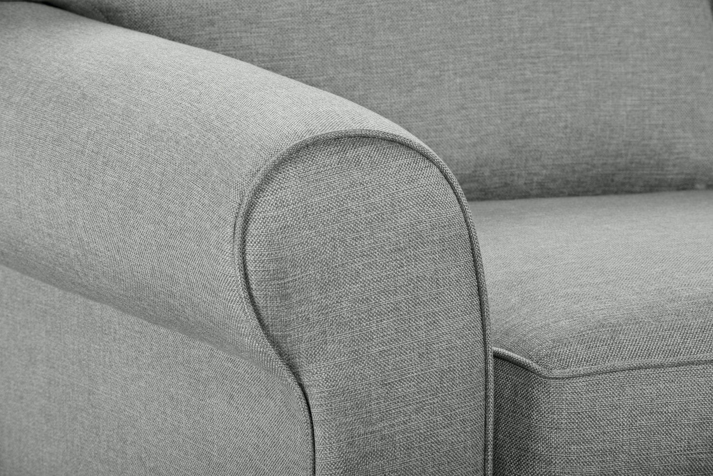 Made in Canada Tula 88" Fabric Sofa with Rolled Arms and Accent Pillows - Mist Grey  | Sofa Tula de 88 po fabriqué au Canada en tissu avec accoudoirs enroulés et coussins décoratifs - gris brume