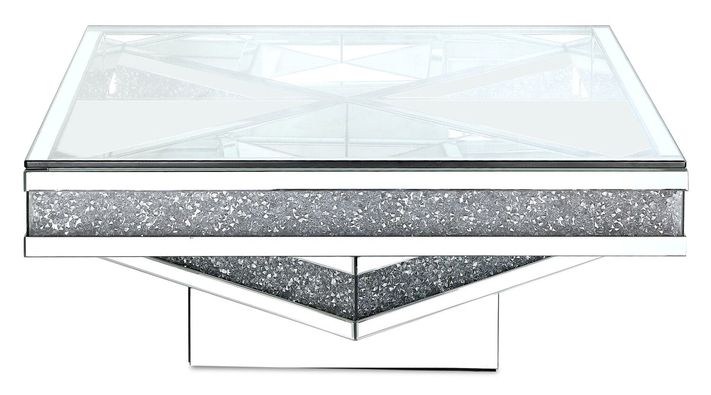 Rosie 39" Glam Mirror & Glass Top Coffee Table - Silver Metal with Diamond Look Legs|Table à café somptueuse Rosie de 39 po avec dessus en miroir et en verre - métal argenté avec pattes à apparence de diamant