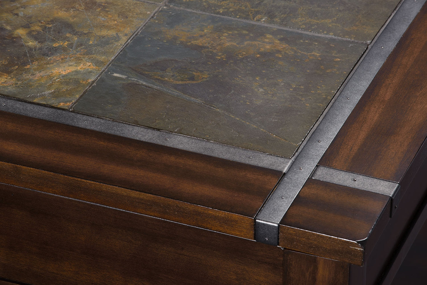 Roanoke 50" Rustic Lift Top Coffee Table with Storage and Shelf - Dark Cherry Wood and Slate Inlay|Table à café rustique Roanoke de 50 po avec dessus relevable, rangement et tablette - bois cerisier foncé et incrustation d’ardoise