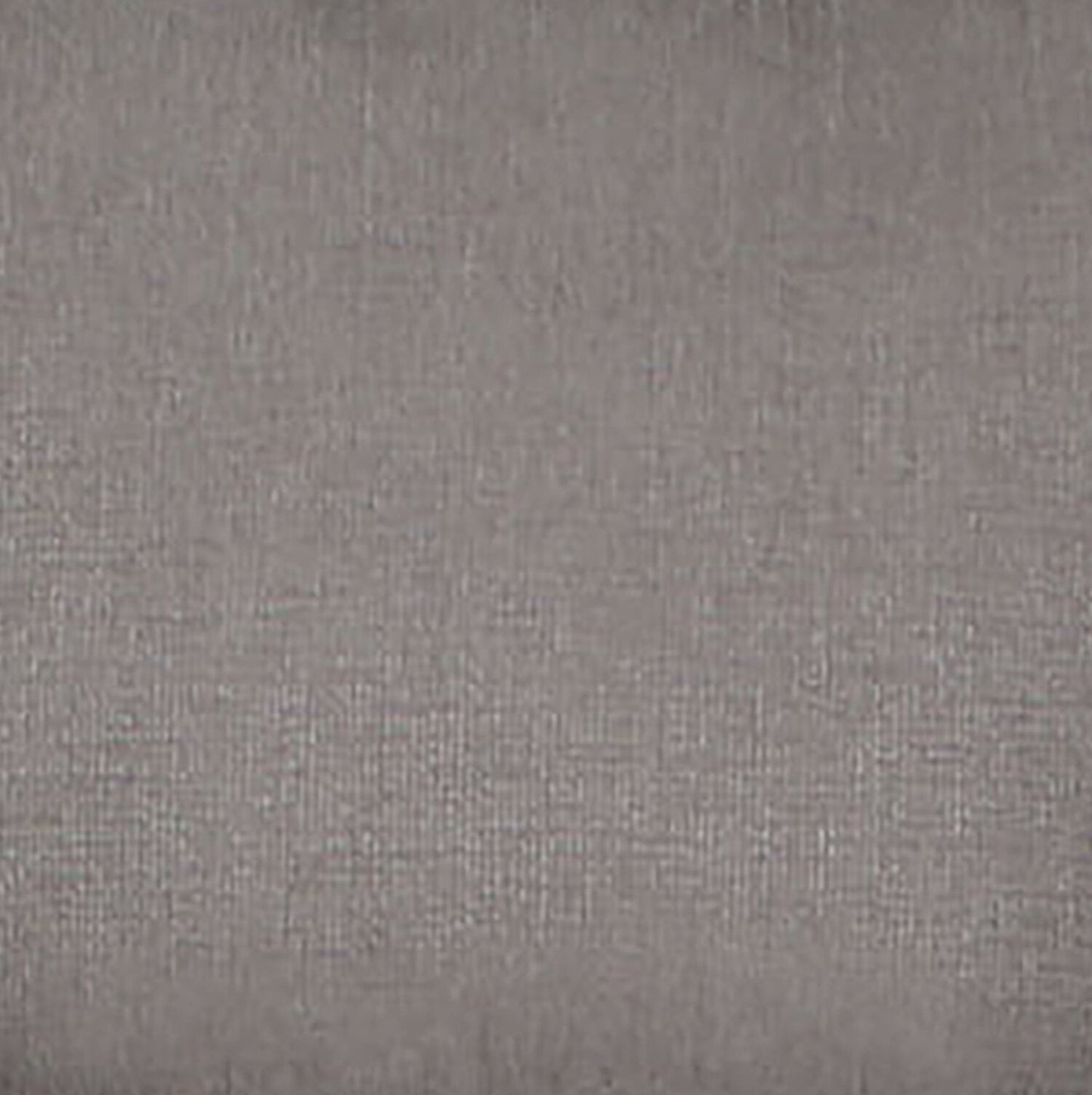 Made in Canada Wynn 93" Chenille Fabric Sofa with Nailhead Trim and Wood Bun Legs - Grey | Sofa Wynn de 93 po fabriqué au Canada en tissu de chenille avec bordure de clous décoratifs et pattes en oignon en bois - gris