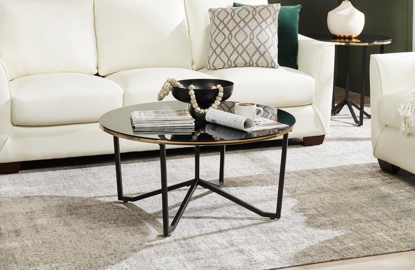 Xander 36" Modern Round Glass Top Coffee Table - Black and Gold with Metal Legs|Table à café ronde moderne Xander de 36 po avec dessus en verre - noire et dorée avec pattes en métal